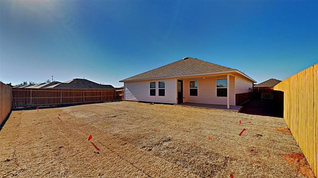 1024 S Blackjack Lane, Mustang, OK 73064