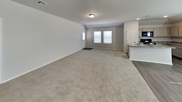 1024 S Blackjack Lane, Mustang, OK 73064