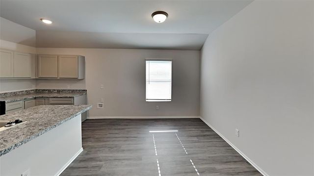 1024 S Blackjack Lane, Mustang, OK 73064