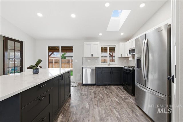 8015 W Whittaker St, Boise, ID 83714