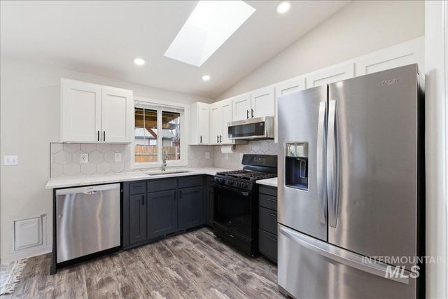 8015 W Whittaker St, Boise, ID 83714