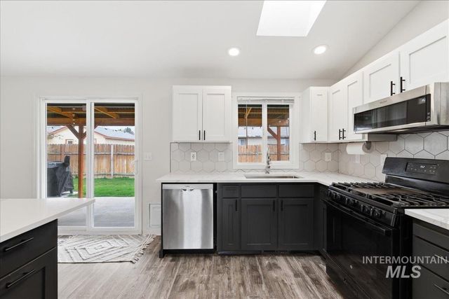 8015 W Whittaker St, Boise, ID 83714