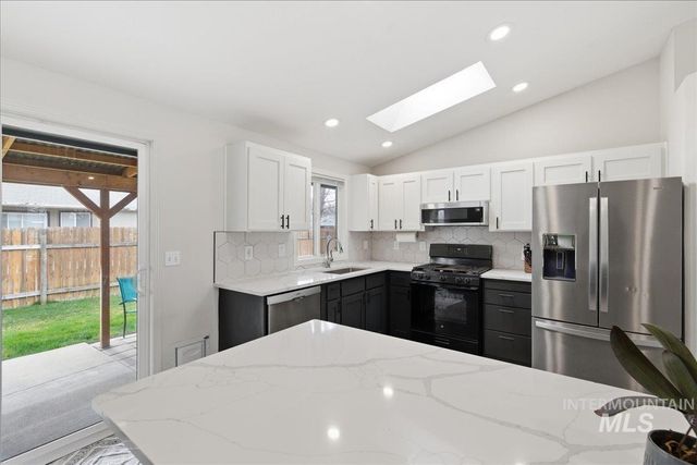 8015 W Whittaker St, Boise, ID 83714