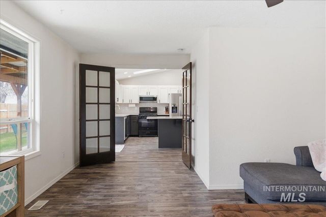 8015 W Whittaker St, Boise, ID 83714