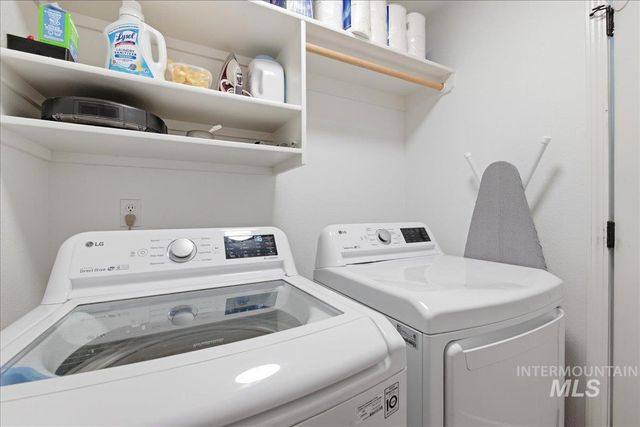 8015 W Whittaker St, Boise, ID 83714