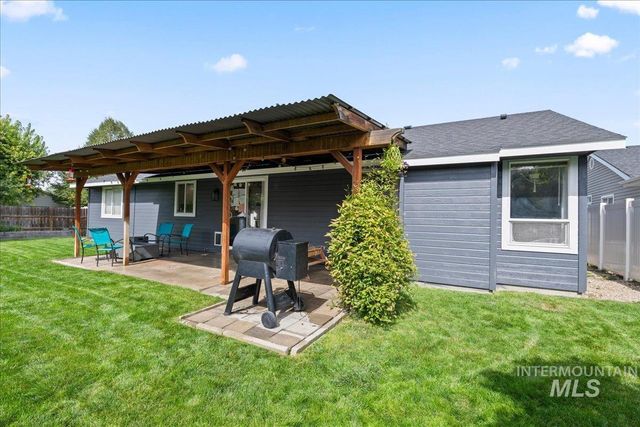 8015 W Whittaker St, Boise, ID 83714