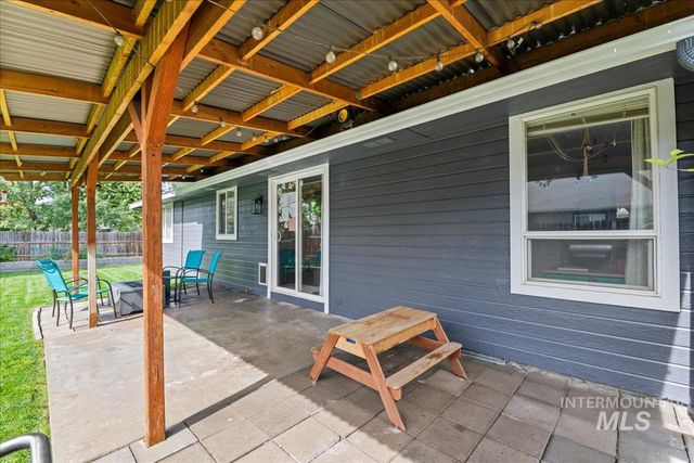 8015 W Whittaker St, Boise, ID 83714