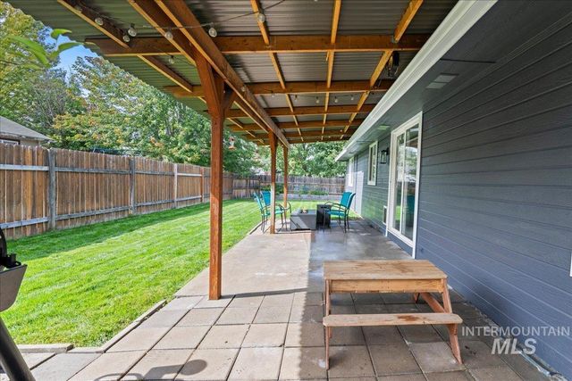 8015 W Whittaker St, Boise, ID 83714