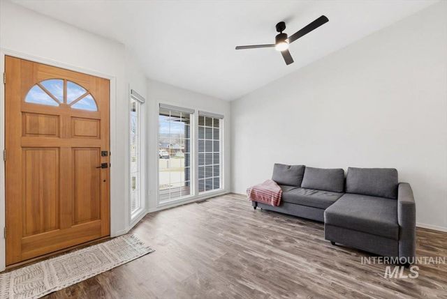 8015 W Whittaker St, Boise, ID 83714