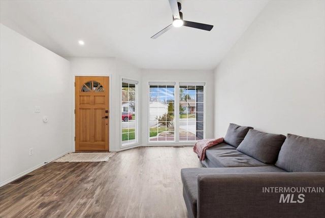 8015 W Whittaker St, Boise, ID 83714