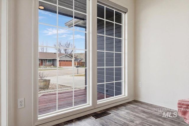 8015 W Whittaker St, Boise, ID 83714