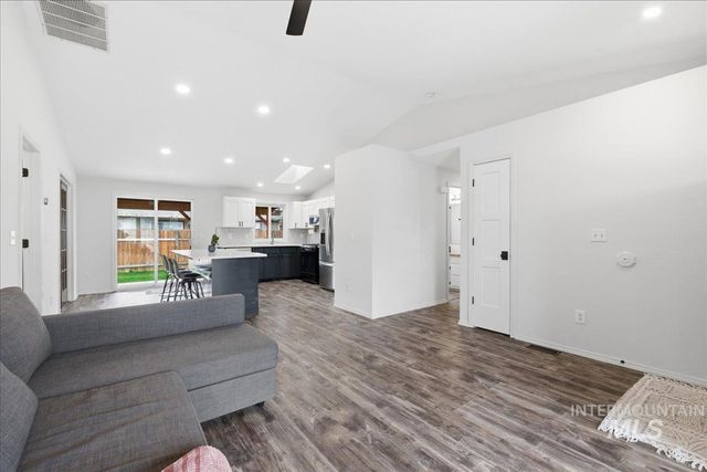 8015 W Whittaker St, Boise, ID 83714