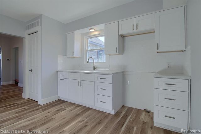 10652 Mortenview Drive, Taylor, MI 48180