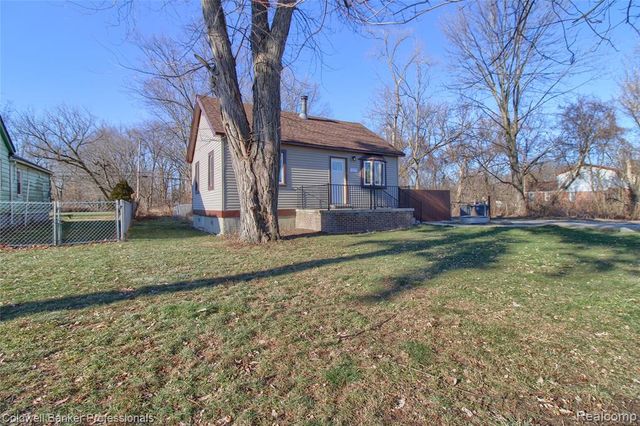 10652 Mortenview Drive, Taylor, MI 48180