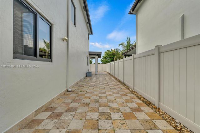 16125 SW 65th Lane, Miami, FL 33193