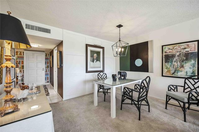 7461 W COUNTRY CLUB DRIVE N 207, Sarasota, FL 34243