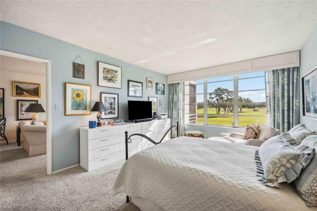 7461 W COUNTRY CLUB DRIVE N 207, Sarasota, FL 34243