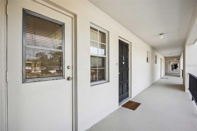 7461 W COUNTRY CLUB DRIVE N 207, Sarasota, FL 34243