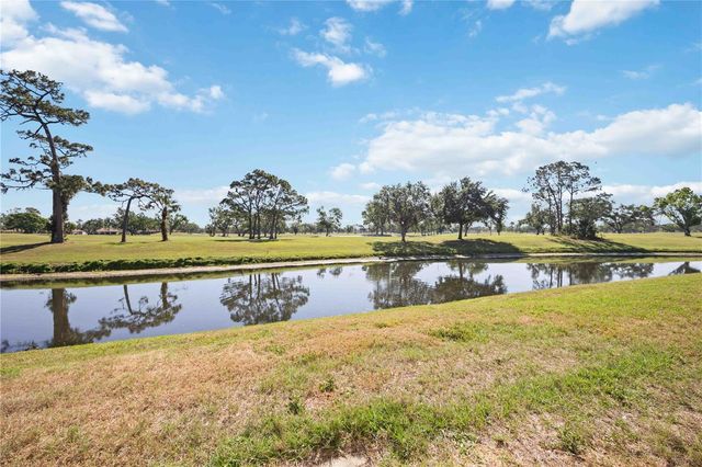 7461 W COUNTRY CLUB DRIVE N 207, Sarasota, FL 34243