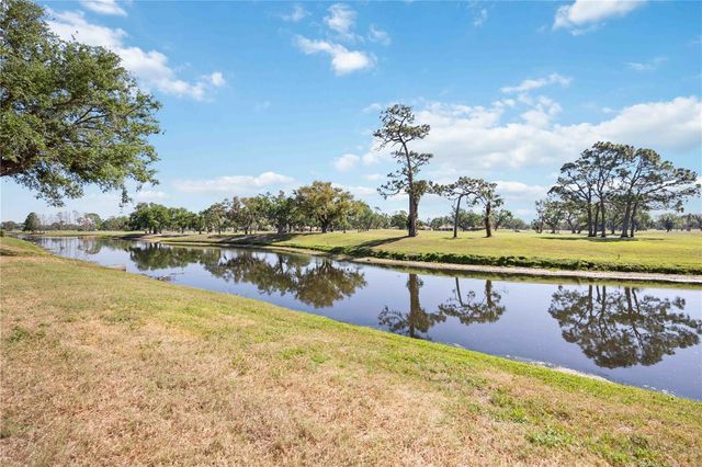 7461 W COUNTRY CLUB DRIVE N 207, Sarasota, FL 34243