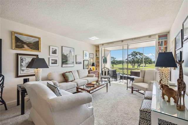 7461 W COUNTRY CLUB DRIVE N 207, Sarasota, FL 34243
