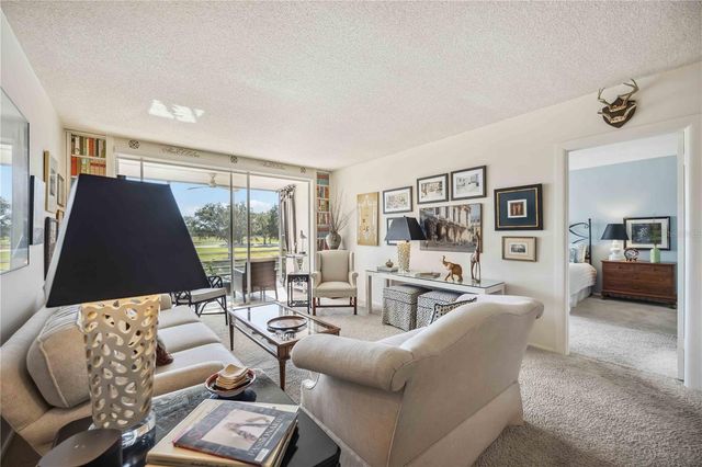 7461 W COUNTRY CLUB DRIVE N 207, Sarasota, FL 34243