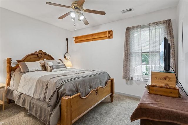 3677 Buckeye LN, Hayes, VA 23072