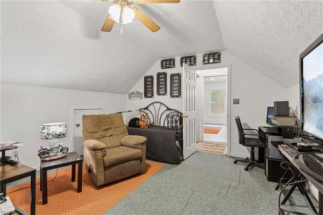 3677 Buckeye LN, Hayes, VA 23072