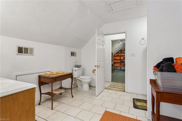 3677 Buckeye LN, Hayes, VA 23072