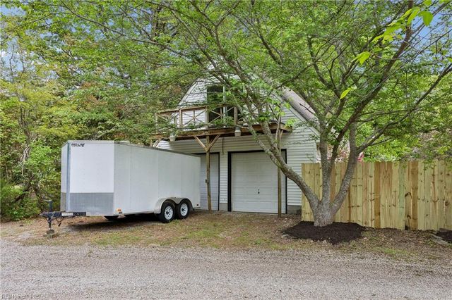 3677 Buckeye LN, Hayes, VA 23072