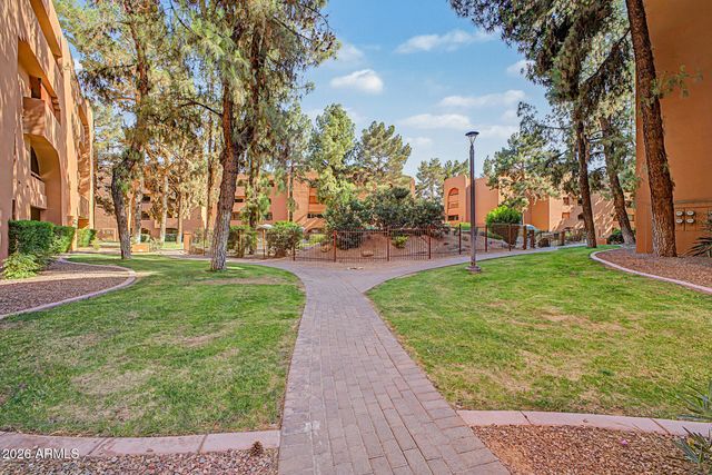 12222 N PARADISE VILLAGE Parkway S 323, Phoenix, AZ 85032