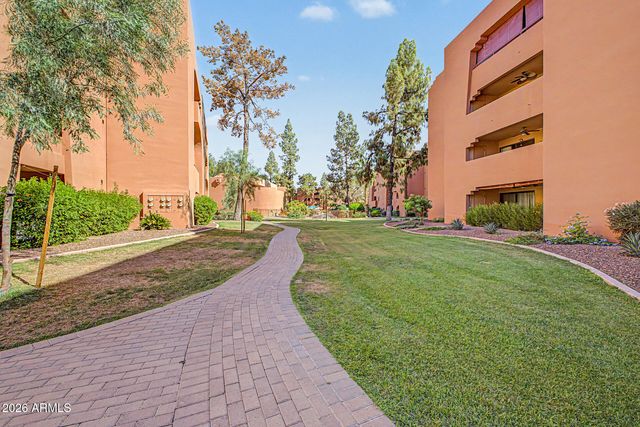 12222 N PARADISE VILLAGE Parkway S 323, Phoenix, AZ 85032