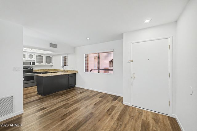 12222 N PARADISE VILLAGE Parkway S 323, Phoenix, AZ 85032