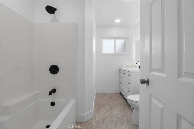 2041 S Pacific, Santa Ana, CA 92704