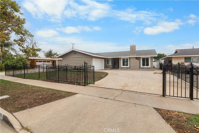 2041 S Pacific, Santa Ana, CA 92704