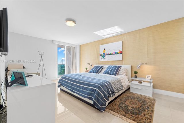 100 Bayview Dr 507, Sunny Isles Beach, FL 33160