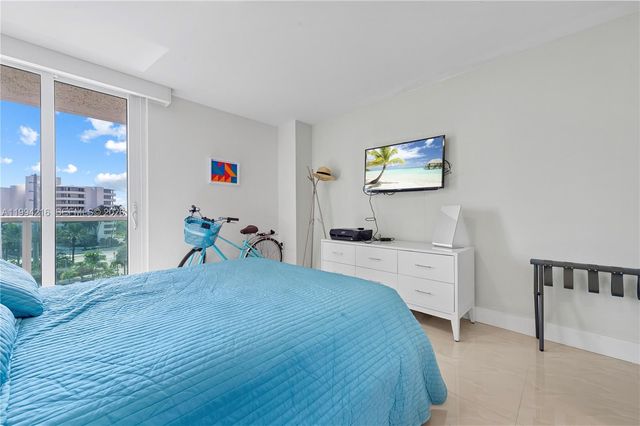 100 Bayview Dr 507, Sunny Isles Beach, FL 33160