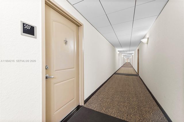 100 Bayview Dr 507, Sunny Isles Beach, FL 33160