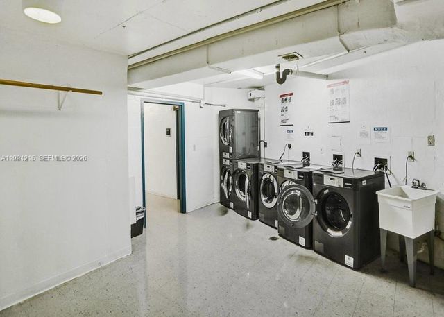 100 Bayview Dr 507, Sunny Isles Beach, FL 33160