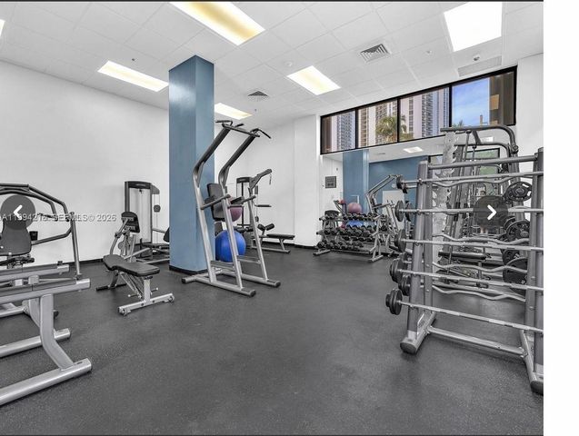 100 Bayview Dr 507, Sunny Isles Beach, FL 33160