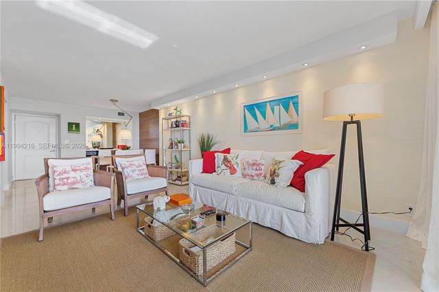 100 Bayview Dr 507, Sunny Isles Beach, FL 33160