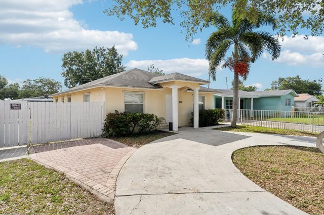 2331 N 66th Terrace, Hollywood, FL 33024