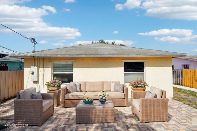 2331 N 66th Terrace, Hollywood, FL 33024