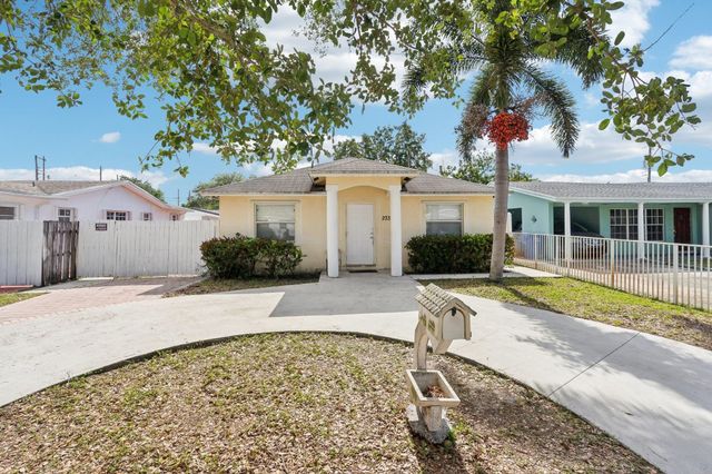 2331 N 66th Terrace, Hollywood, FL 33024