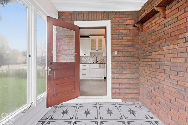 6415 Oaklandon Road, Indianapolis, IN 46236