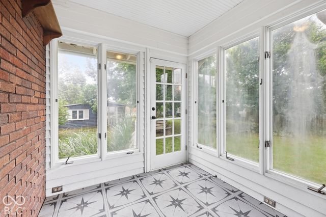 6415 Oaklandon Road, Indianapolis, IN 46236