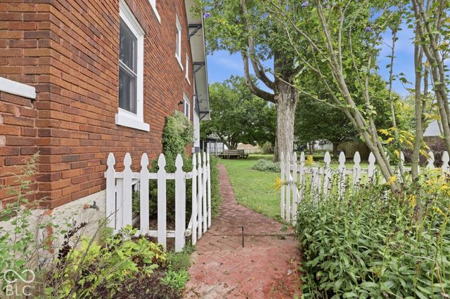 6415 Oaklandon Road, Indianapolis, IN 46236