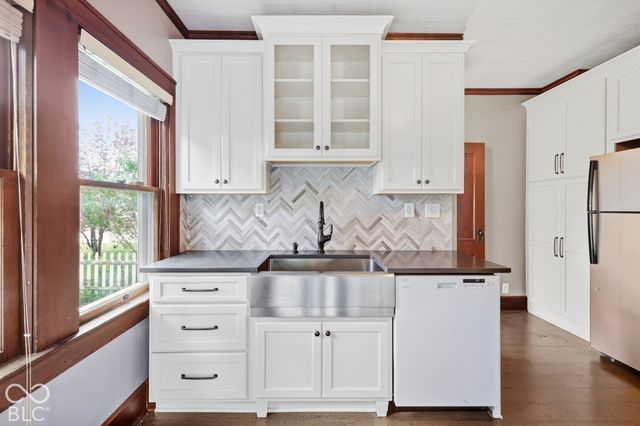 6415 Oaklandon Road, Indianapolis, IN 46236