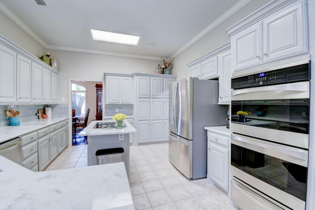 8609 Vicksburg Avenue, Lubbock, TX 79424