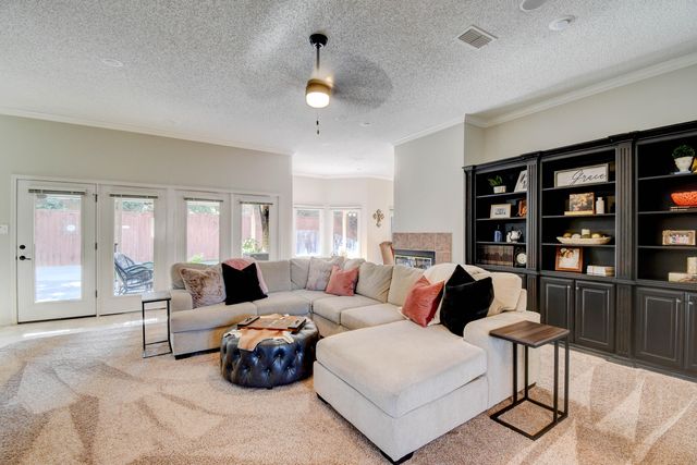 8609 Vicksburg Avenue, Lubbock, TX 79424